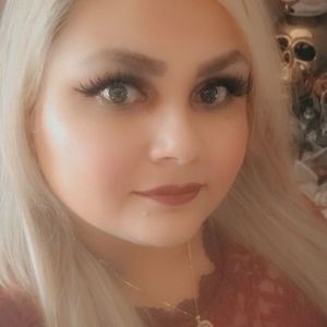 Meet your Posher, Juanita